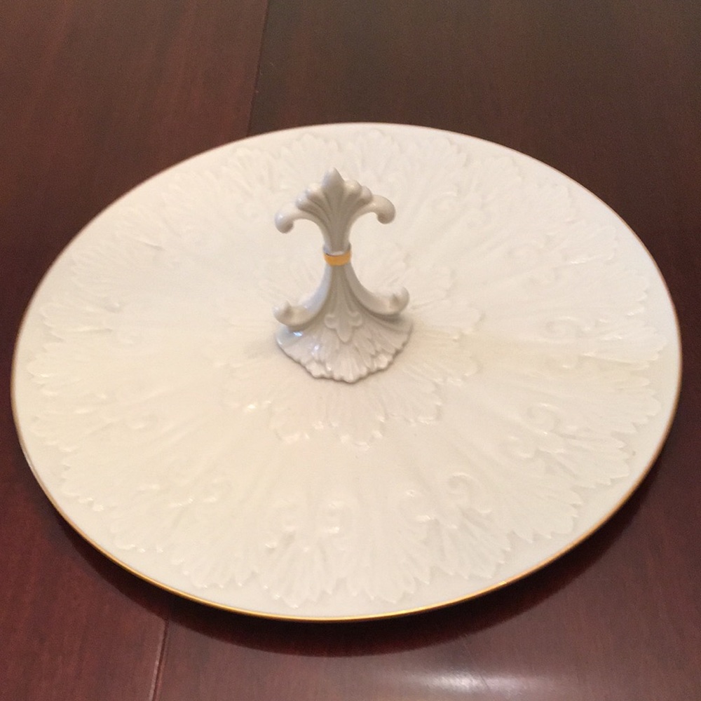 NWOB Lenox Vintage Chatea Collection Serving Tray- Plate  Ivory Handle Gold Trim